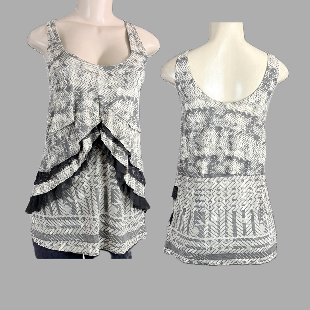 Silence + Noise Urban Outfitters L Gray Chevron Tiered Lace Mesh Trim Tank Top